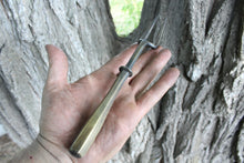  Single piece faceted handle spider fang fork