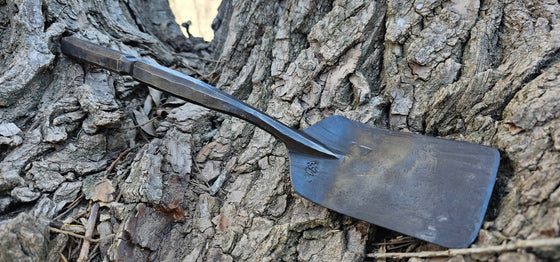 Petite rustic short spatula