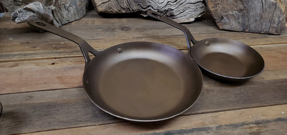 3pc set ~ The Vaquero ~ Two Skillets and Roaster (Ships FREE in the US)