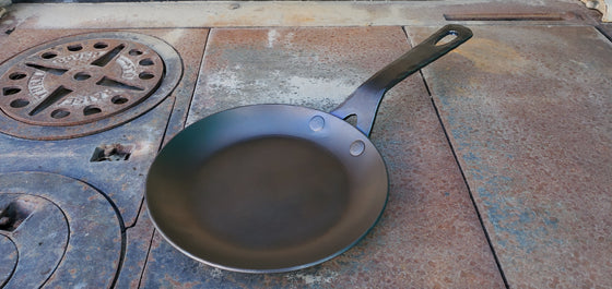 The Vaquero "High Country Ranger" 7.5in low profile pack skillet